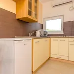 Lorena Apartman *