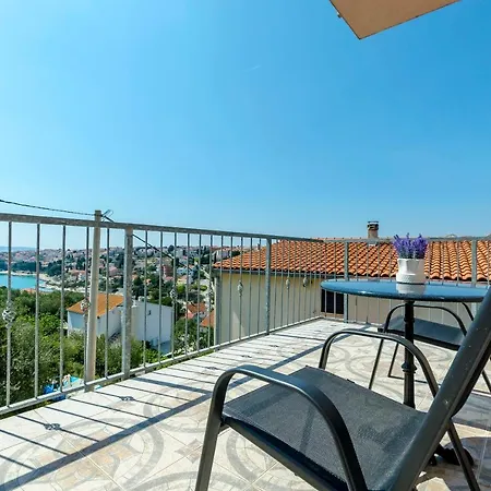 Lorena Apartman