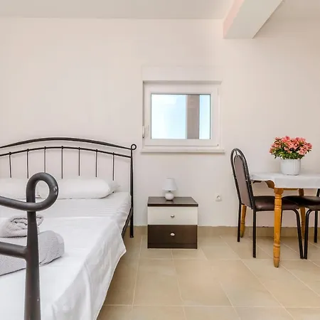 Lorena Apartman